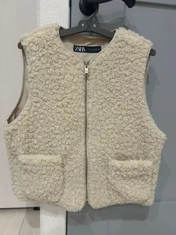 ZARA 보아 베스트 M 화이트 계열