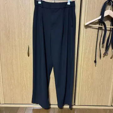 블랙 와이드 팬츠 플리츠