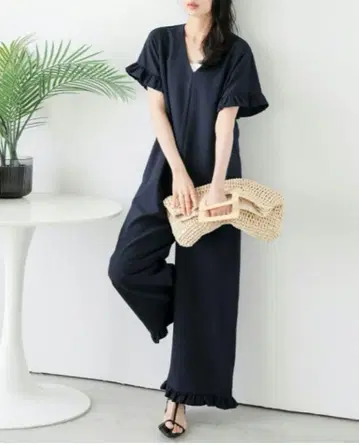 올인원 점프수트 프릴 V넥 MT 사이즈 네이비
