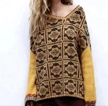 ZARA 비대칭 넥 니트