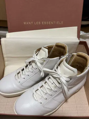 WANT LES ESSENTIELS 화이트 하이컷 스니커즈