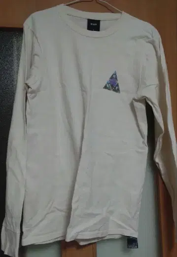 HUF 롱 슬리브 T셔츠 크림색