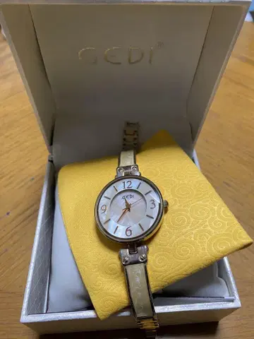 GEDI 골드 아날로그 손목시계