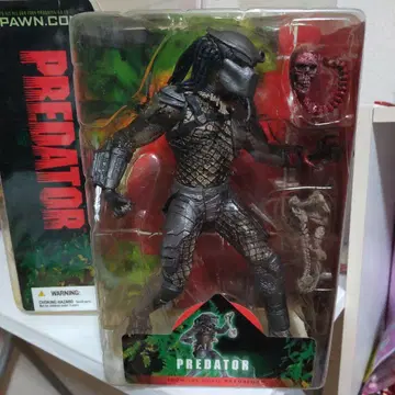 프레데터 피규어