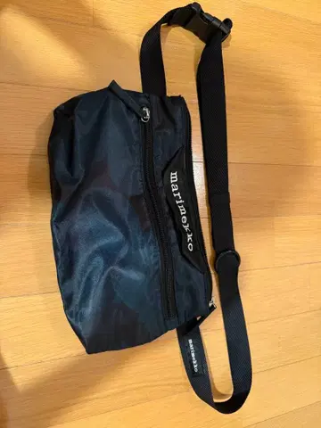 [가격 인하!] marimekko 블랙 숄더백