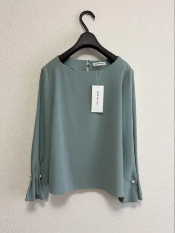 택 포함 새상품. 내추럴 뷰티 베이직 펄 장식 블라우스