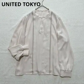 새상품급 UNITED TOKYO 더블턱 볼륨 슬리브 블라우스