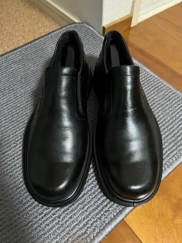 ECCO 블랙 가죽 슬립온 슈즈