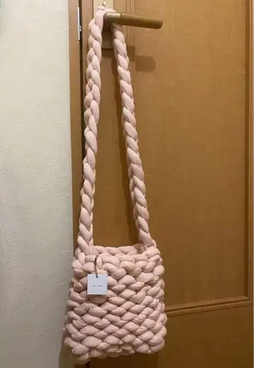 청키 니트 만두백 숄더 핑크