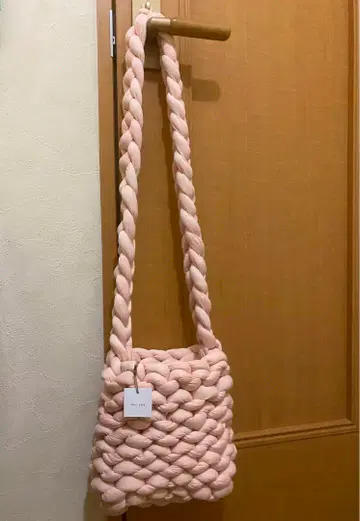 만두백 청키 니트 숄더 핑크