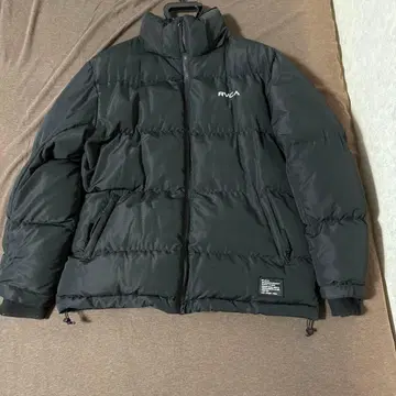 RVCA 블랙 다운 자켓