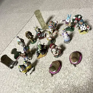 앨리스 인 원더랜드 피규어 세트