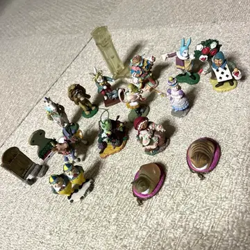 앨리스 인 원더랜드 피규어 세트