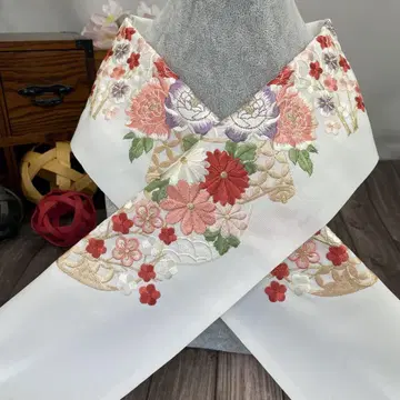 예복 등에 빽빽한 자수의 화려한 장식용 깃 일본제 새상품