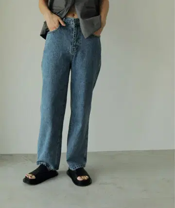 [ 미사용 ] anuke / Highwaist Straight Denim