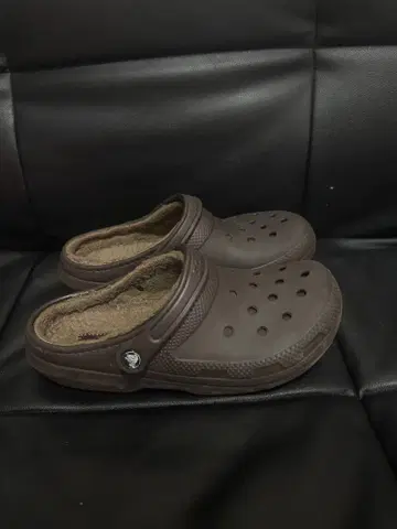 crocs 브라운 클로그 샌들