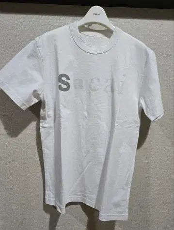 주말 한정 가격! sacai T셔츠