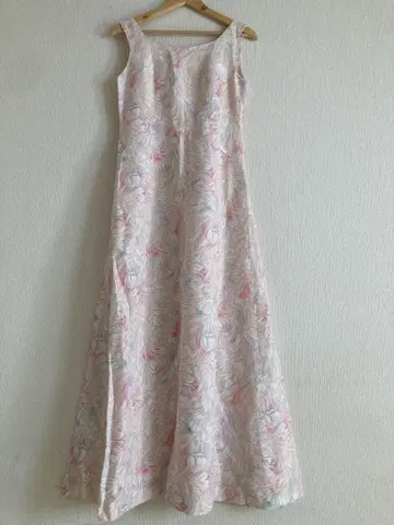 꽃무늬 슬리브리스 롱 드레스