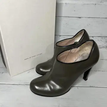 Marc by Marc jacobs 펌프스 부티 카키 25 25.5