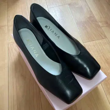 다이애나 블랙 스퀘어토 힐 23.0cm