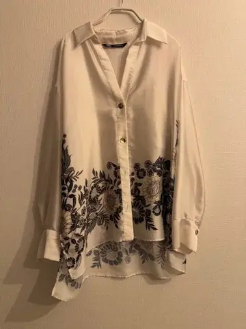 ZARA 아이보리 꽃무늬 자수 긴팔 셔츠 M 사이즈