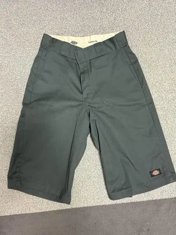 Dickies 그레이 숏팬츠