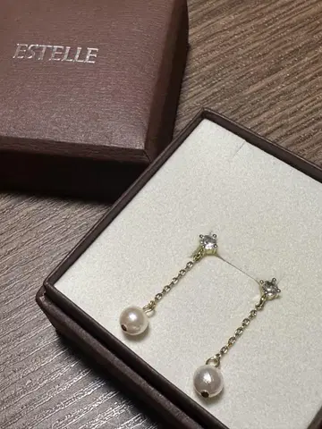 ESTELLE 체인 달린 펄 귀걸이