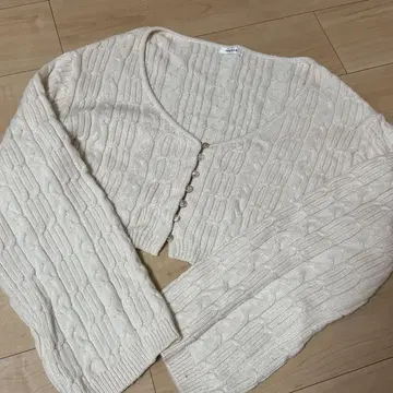 [ FRAY I.D ] 아이보리 케이블 짜임 긴팔 가디건