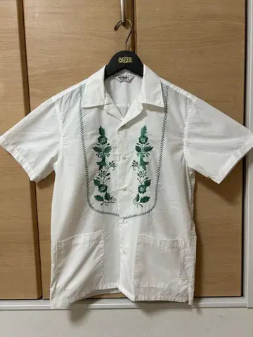 CALEE 화이트 반팔 쿠바 셔츠