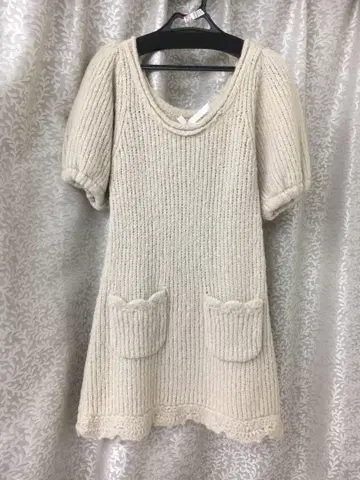 새상품급 deicy me couture 크림색 반팔 니트 원피스