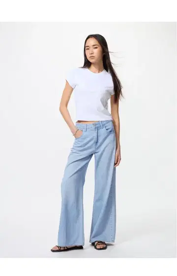 유니클로 드레이프 와이드 플레어 청바지 23 상품번호: 476346