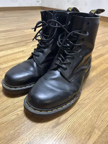 Dr. Martens 부츠