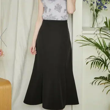 노엘라 슬릿 플레어 스커트
