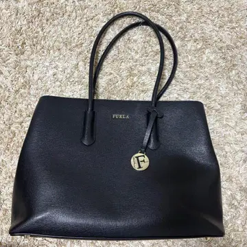 FURLA 블랙 토트백