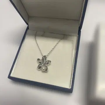 MIKIMOTO 꽃 모티브 실버 목걸이