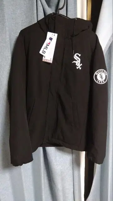 미사용 새상품 MLB 충전솜 후드 자켓 화이트삭스