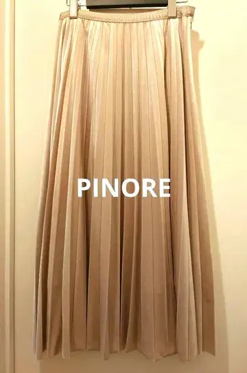 PINORE 스웨이드풍 롱 플리츠 스커트 베이지