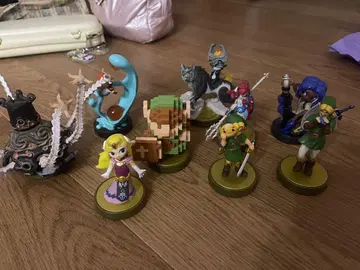 젤다의 전설 과 Splatoon 의 Amiibo 피규어 세트