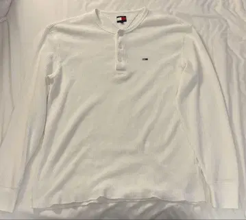 TOMMY JEANS 화이트 헨리넥 S 사이즈