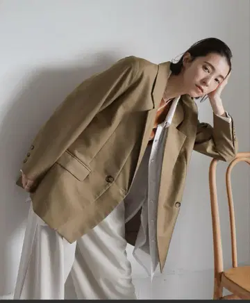 레이어드 스타일 테일러 자켓
