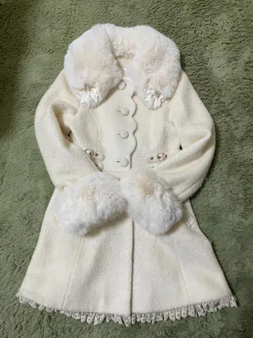 LIZ LISA 퍼 포함 화이트 코트