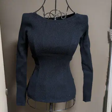 DaTuRa 블랙 리브 오프숄더 니트