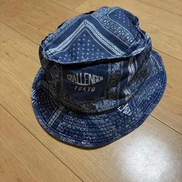 CHALLENGER 반다나 패턴 버킷 햇