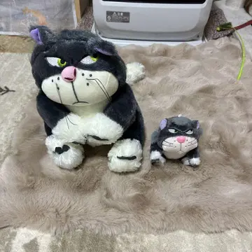 신데렐라에 등장하는 루시퍼 봉제 인형 2세트