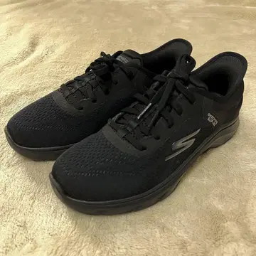 새상품급 Skechers 블랙 슬립인 스니커즈 23cm