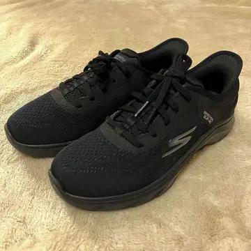 새상품급 Skechers 블랙 슬립인 스니커즈 23cm