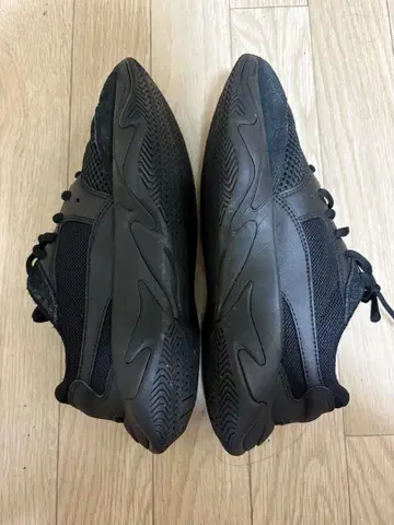 Puma 블랙 스니커즈