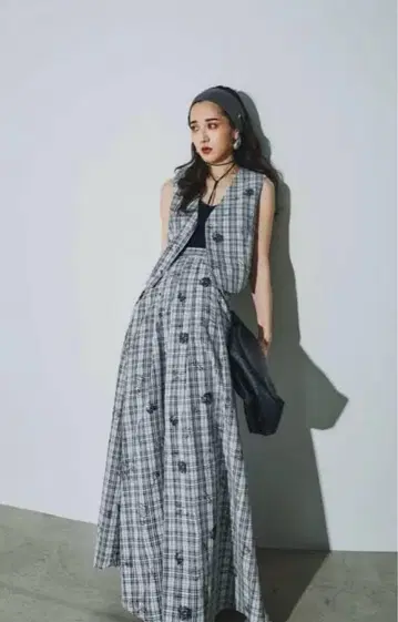 ANDREA&Co. 플라워 모티브 체크 베스트&스커트 셋업
