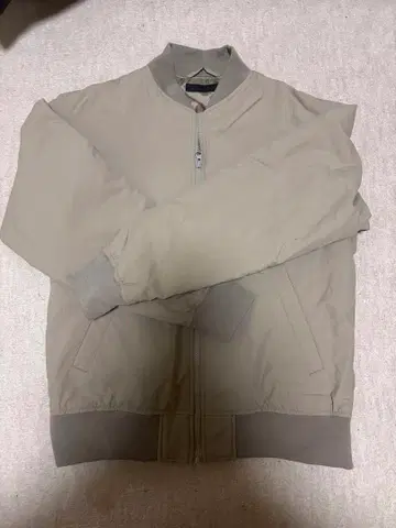 미착용 유니클로 베이지 점퍼 블루종