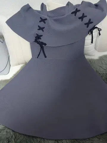 오프숄더 플레어 원피스 그레이
